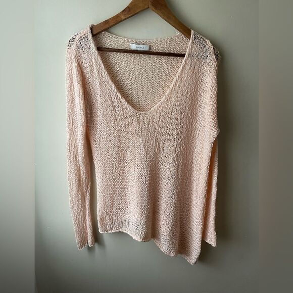 Aritzia Talula Peach Cotton loose Knit V-Neck oversized Sweater small - Picture 2 of 9